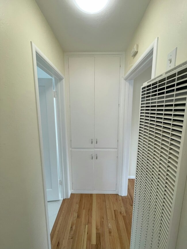 Building Photo - 767 N 2nd St