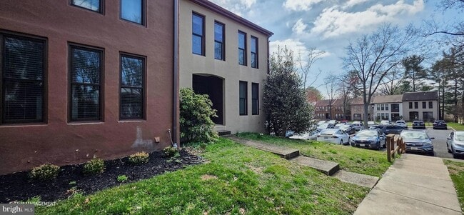 Building Photo - 5677 Phelps Luck Dr