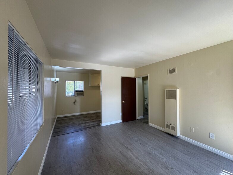Building Photo - 6727 Pickering Ave