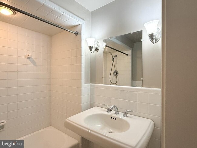 Building Photo - 2838 Booser Ave.