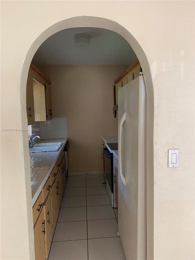 Building Photo - 1335 NE 182nd St