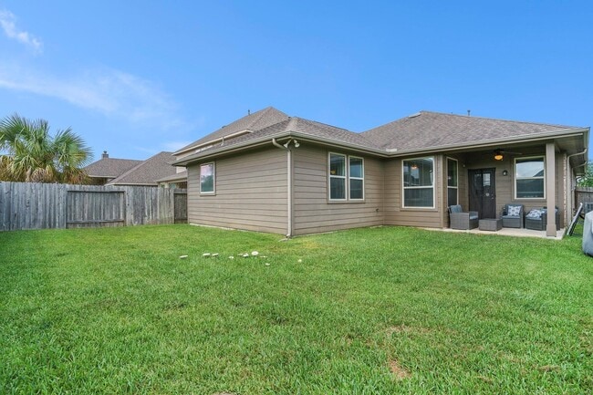 Building Photo - 2449 Pamplona Ln