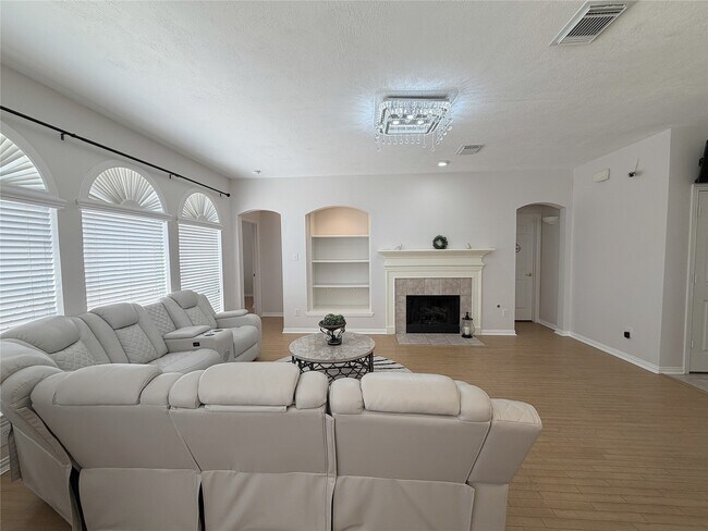 Building Photo - 3822 Shady Harbor Dr