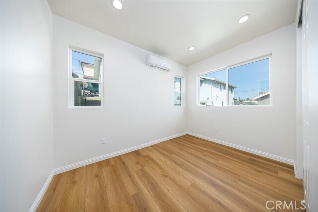 Building Photo - 607 S Sefton Ave