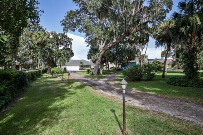 Building Photo - Sunrises with the Dolphins! Large Spacious...