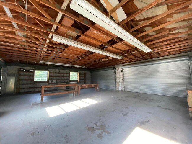 Building Photo - 16824 130th Ave N