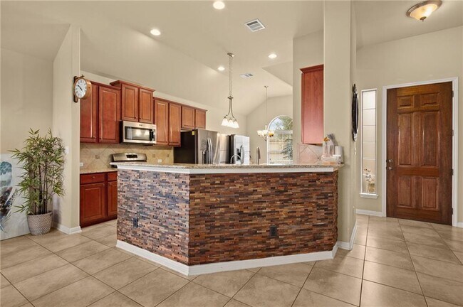 Building Photo - 2820 Garnet Ridge Dr