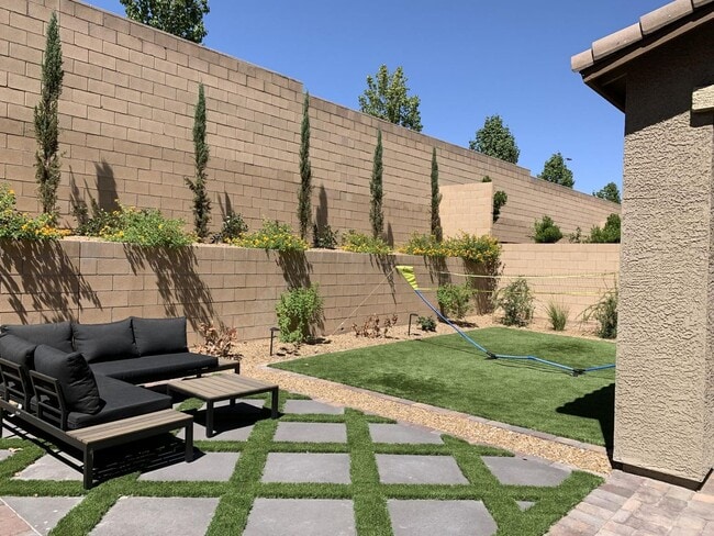 Building Photo - Skye Canyon 2 story home