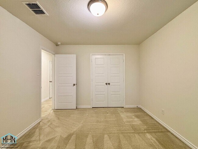 Building Photo - Welcome and Discover this thoughtfully des...