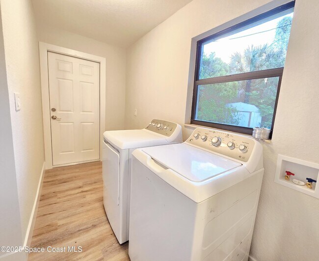 Building Photo - 132 Haven Dr