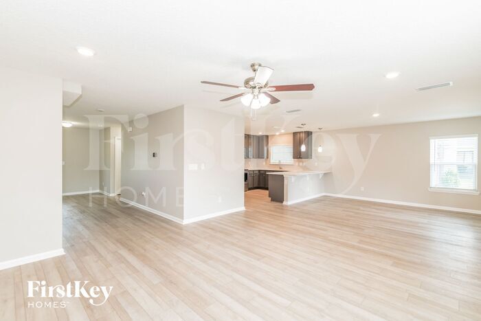 Building Photo - 8145 Windmill Way