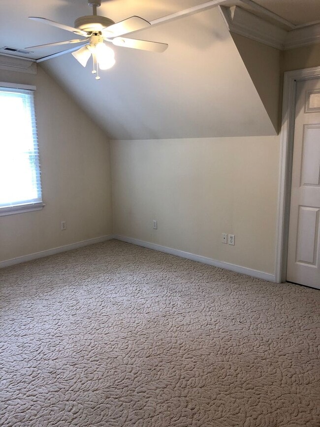 Building Photo - Stunning 4bdrm/2.5bth Home w/Loft Located in Chesterfield! Fenced in Backyard, 2 Car Garage, and ...