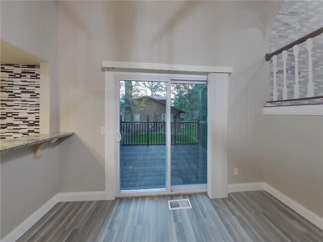 Building Photo - 12911 Overlook Rd