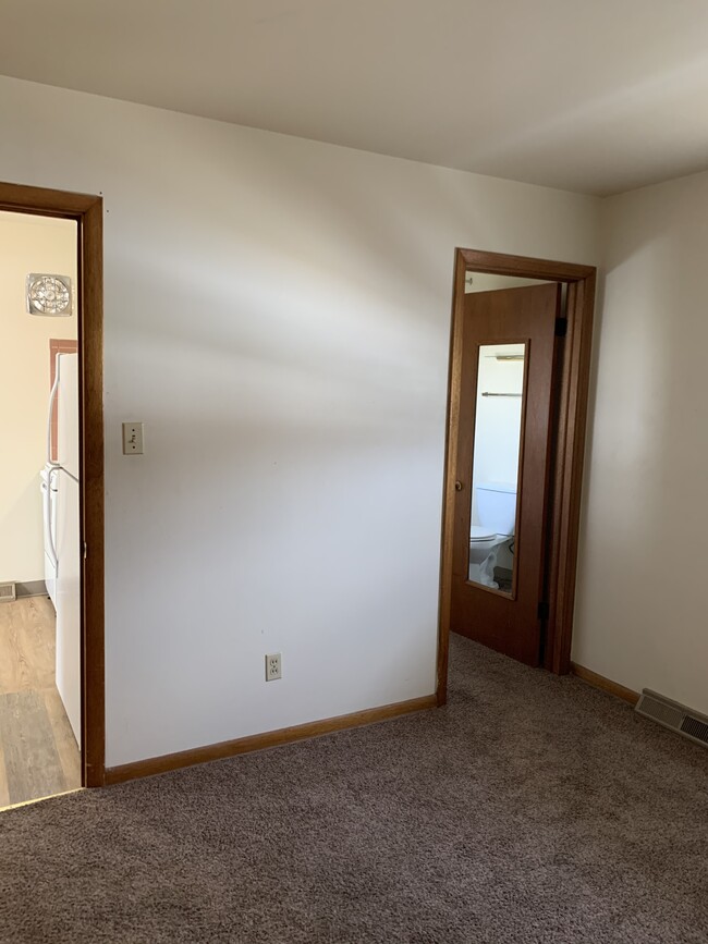 Bedroom - 5400 Beacon Hill Rd