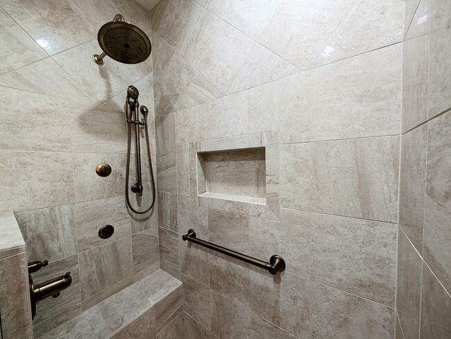 Building Photo - 700 Main St