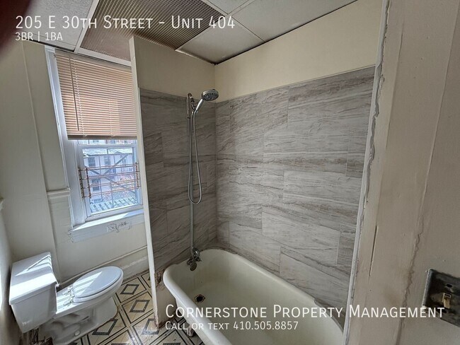 Building Photo - 205 E 30th St