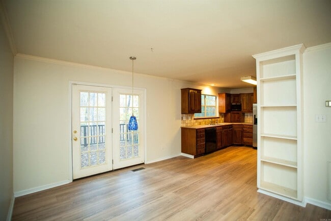 Building Photo - 14 Echo Point