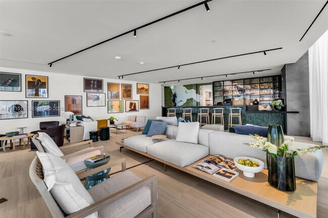 Building Photo - 1400 Biscayne Blvd