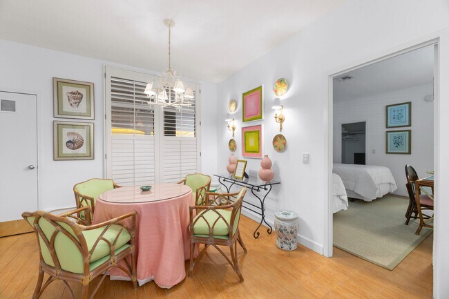 Building Photo - 354 Chilean Ave