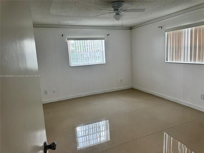 Building Photo - 4141 NW 44th Ave
