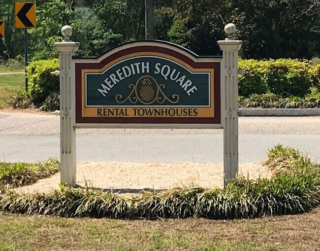 Building Photo - Meredith Square Townhomes