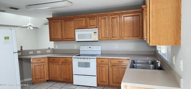 Building Photo - 111 Adams Ave