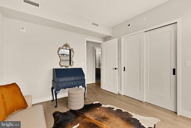 Building Photo - 1300 4th St SE