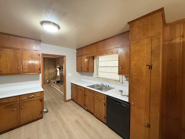 Building Photo - 2106 NW Sullivan Rd