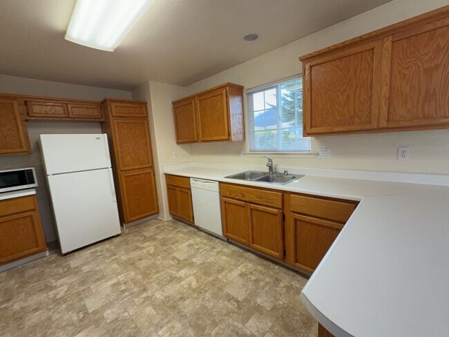 Building Photo - 3121 Matthew Ln