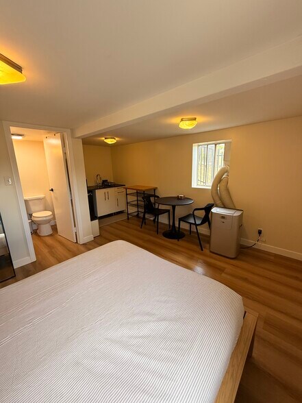 Building Photo - 1295 Foothill Dr