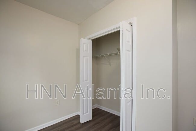 Building Photo - 1049 Sims St SW