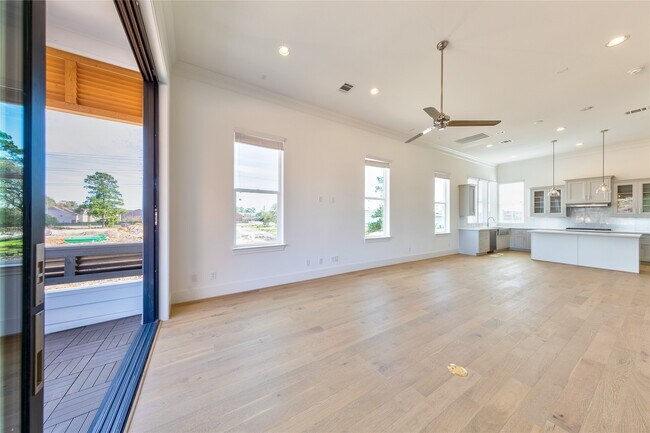 Building Photo - 3403 Timbergrove Oaks St