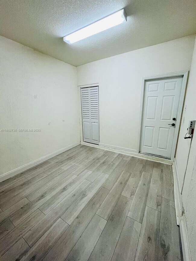 Building Photo - 159 SE 33rd Terrace