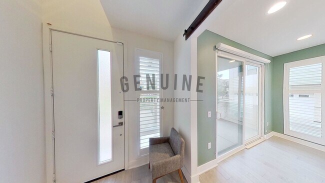 Building Photo - Beautifully Furnished 3Bd 3.5Ba Condo in Costa Mesa