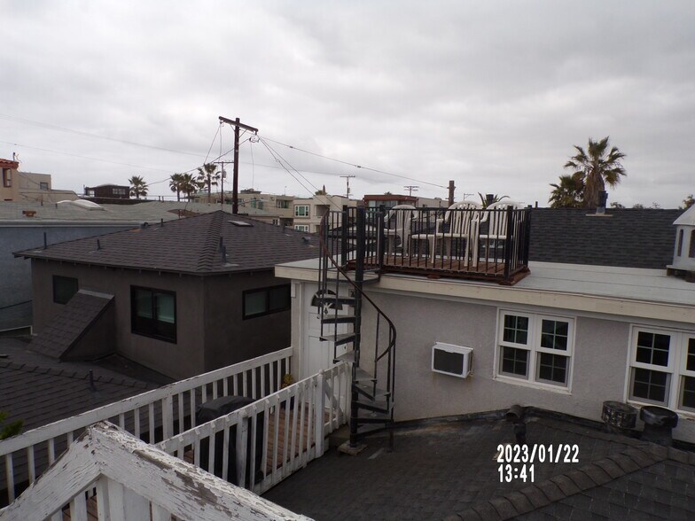 Building Photo - 3360 Mission Blvd