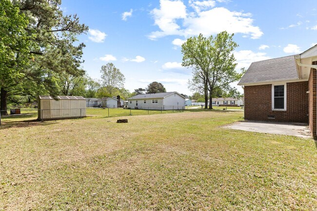 Building Photo - Cottage Charm Near Piney Green