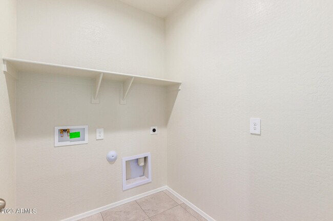 Building Photo - 18646 W Buckskin Trl