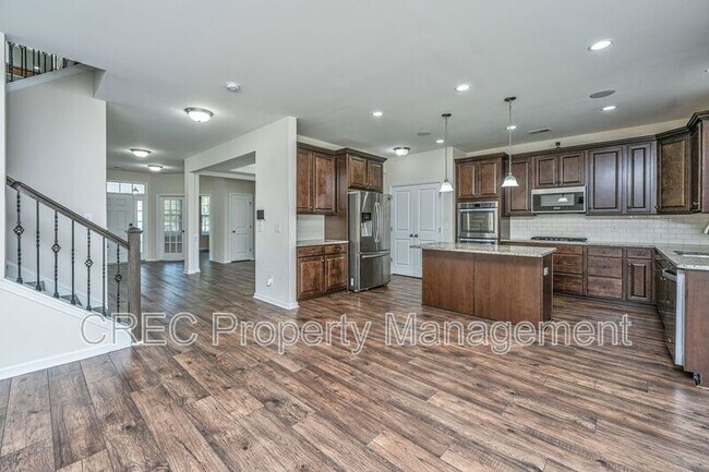 Building Photo - 201 Bigleaf Ct