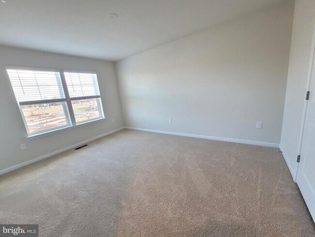 Building Photo - 754 Union St