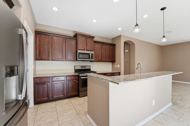 Building Photo - Ironwood Crossing Gem! 3 Bed + Den, Open Layout & Resort Amenities