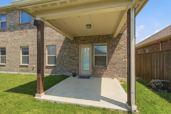 Building Photo - 11300 Hubbard Creek Dr