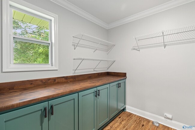 Building Photo - 2211 Cecille Dr SW