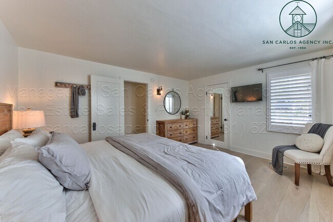 Building Photo - "Mi Casa by the Sea" Three Bedroom Unparalleled Golden Rectangle Rental Opportunity