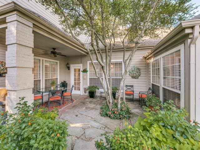 Building Photo - 10805 Stone Canyon Rd