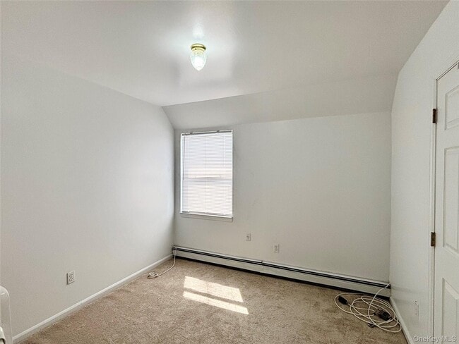 Building Photo - 177-45 Meadow Rd