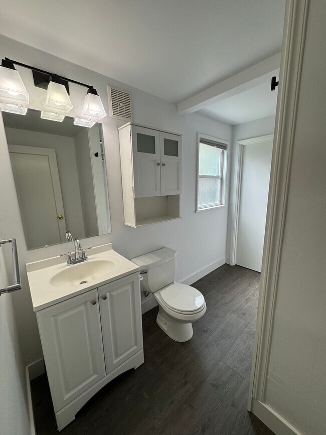 Building Photo - Spacious Two Story (2BR/1BA) Home with Large Fenced-In Yard