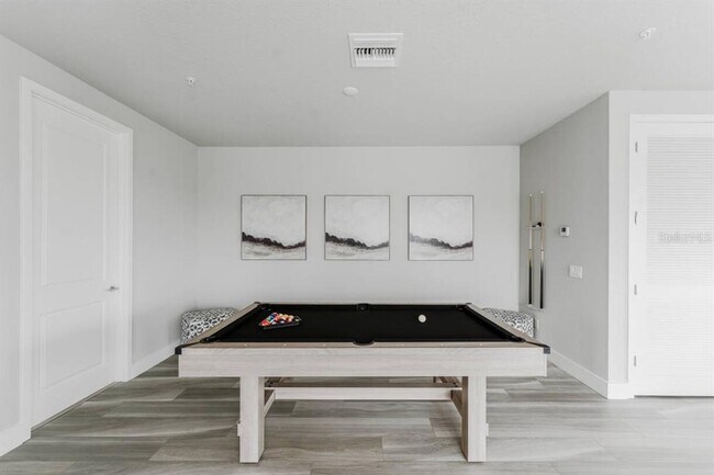 Building Photo - 7760 Sandy Ridge Dr