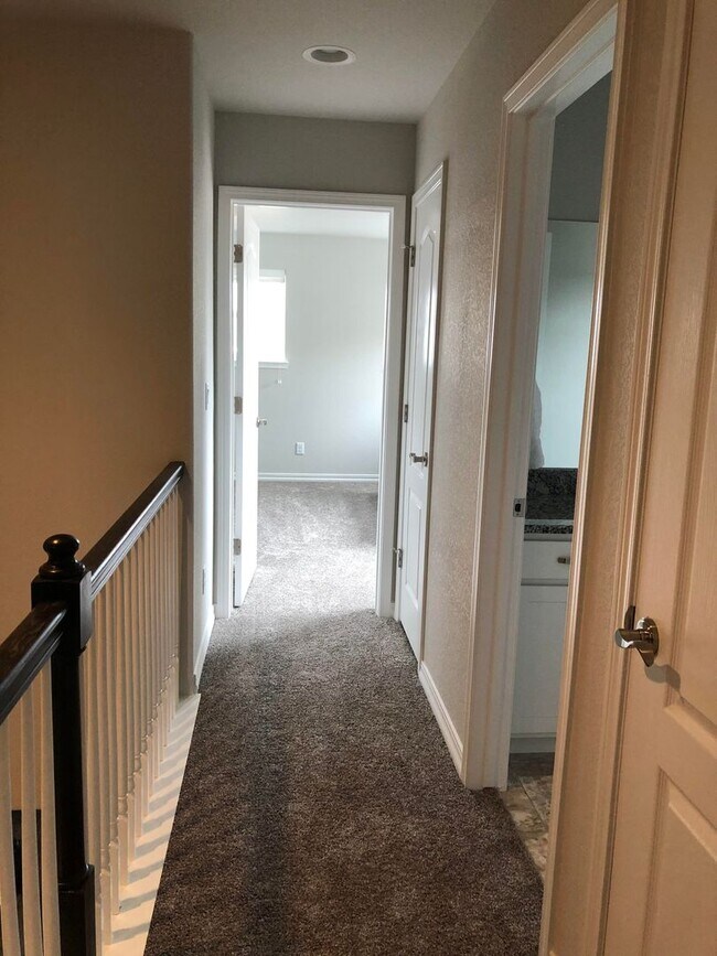 Building Photo - 3bd, 2.5ba 2car West Side Beauty, Built in 2019, Close to Downtown