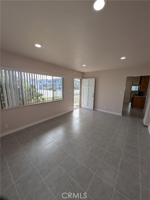 Building Photo - 379 N 3rd St