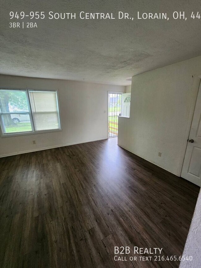 Building Photo - 949-955 South Central Dr., Lorain, OH, 440...